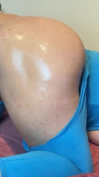 Cam Girl with Round Ass Get Crazy in Camera!! Amazing Cum Here!