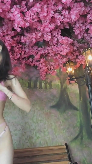 Sexy Pettite Dancing Shoe Masturbation