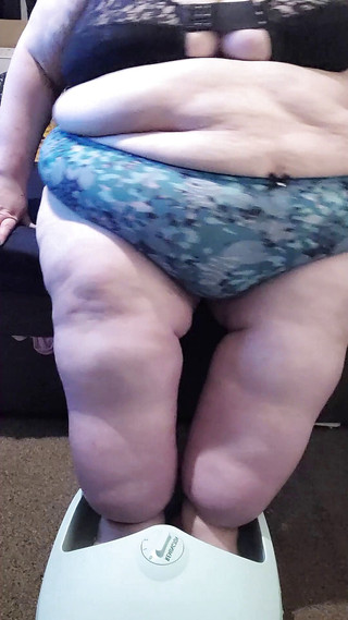 My fat tree chunk legs