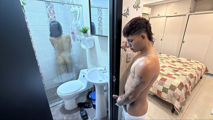 I Take Advantage of the Fact That My Stepsister Showers with the Door Open to Take It Delicious and Come in It