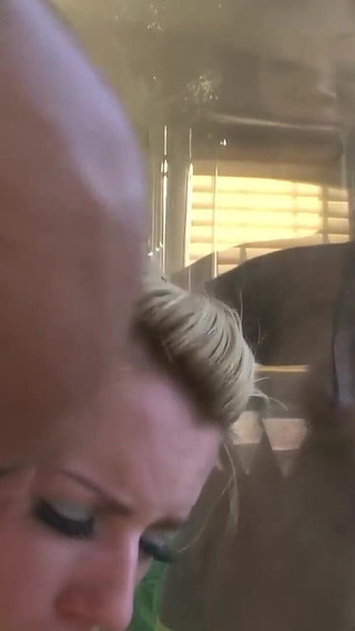 Anal Newbie Gets Her Ass Stretched Properly