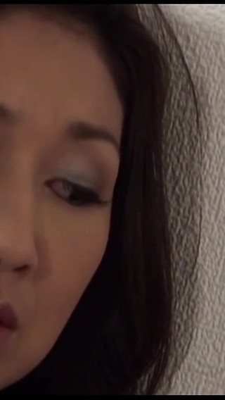 Today, I Will Be Hugged by My Best Friend's Mother... Vol.3-3