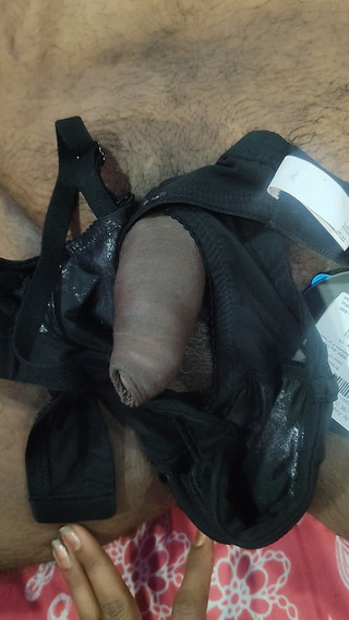 Hot Indian Bhabhiji Handjob to Husband Friend with Bra