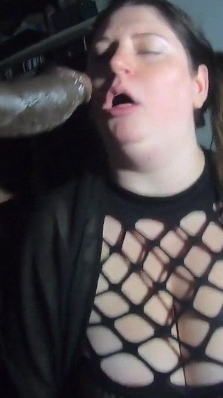 Sloppy Head From Sexy Amazon with Dick Sucking Lips