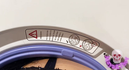 Hot Busty Girl Trapped in the Washing Machine and Stuffing It