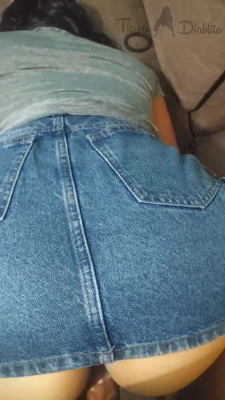 My Girlfriend Didn't Wear Panties Because She Always Provokes Me to Put My Cock in Her