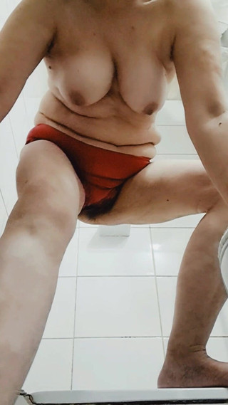 Stepmommy Washing You Can See That Hairy Pussy and Tits