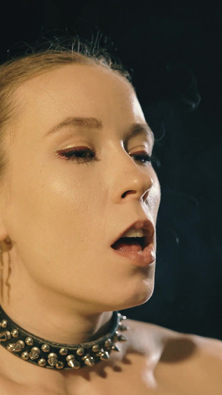 Topless Smoking Ii 4K