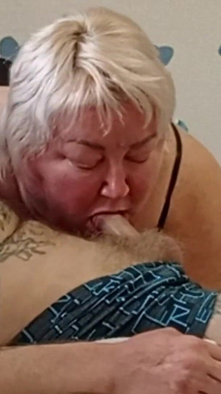 Bitch Sucks My Dick Until Cumshot