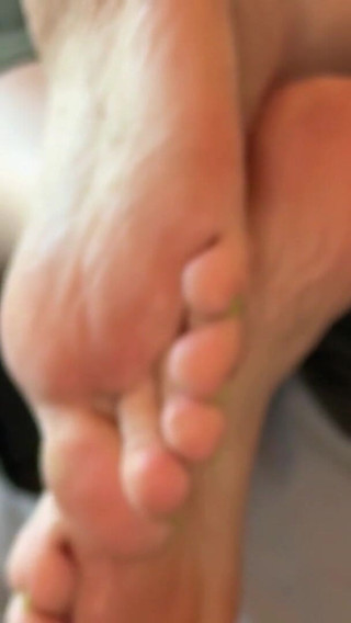 Hot MILF's Foot Tease: Bright Toes & Big Booty Delight
