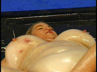 Huge blonde bbw oiled and toyed