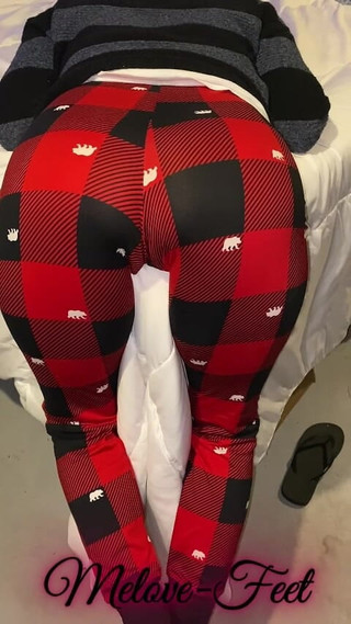 Melove Sexy Butt in Tight Red & Black Pants