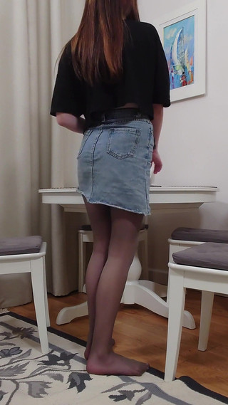 Young Babe Eva Pantyhose Teasing Pantyhose Legs