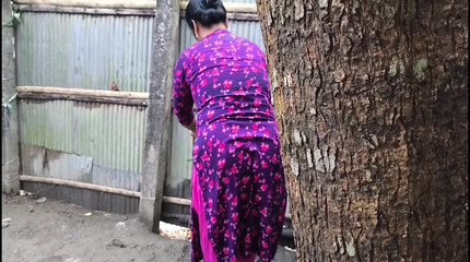 I See My Stepsister Looking for My Cock