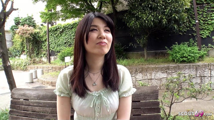 Japan Teen Madoka Araki Fucked by Date in Car
