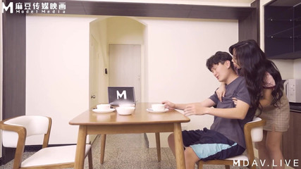 Md-0166 Three Older Sisters Strained Me to Break My Virginity