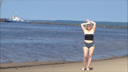 Big Butts in Jeans Shorts 4