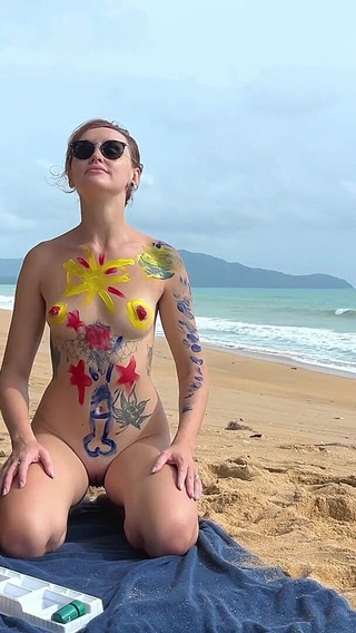 David and Kelly Tantalizing Game of Strip Tic-tac-toe