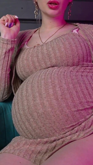 Pregnant Boss Makes Her Best Worker Feeling Good