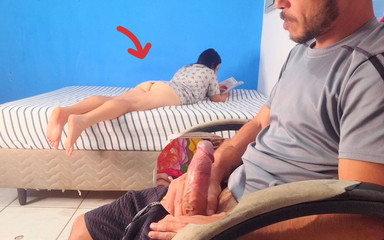 The Stepfather Was Shocked and Had an Erect Dick with What His Stepdaughter Did with Her Ass While His Wife Was Away