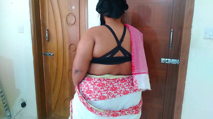 Desi Sexy Friend's MILF Was Cleaning the House When Neighbor Boy Saw Her and Fucked - Rajasthani Homemade Sex