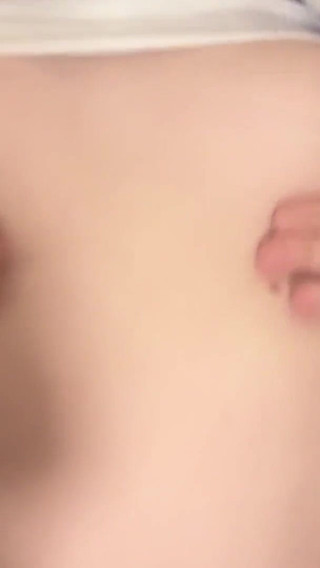 Petite Girl Dances Naked to Sleep Token