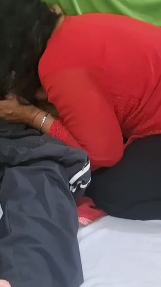 Desi Sexy Aunty Bedtime Fun