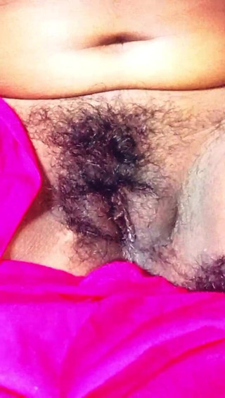 Desi Indian Bhabhi Is Cleaning the Hair of the Bur, Watch Full Video