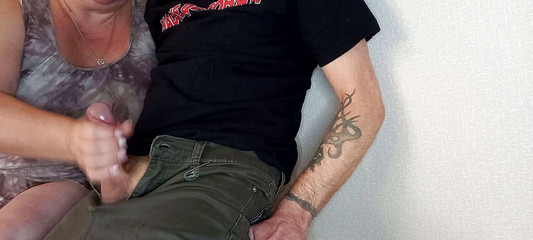 A woman saw my cock and jerks it off