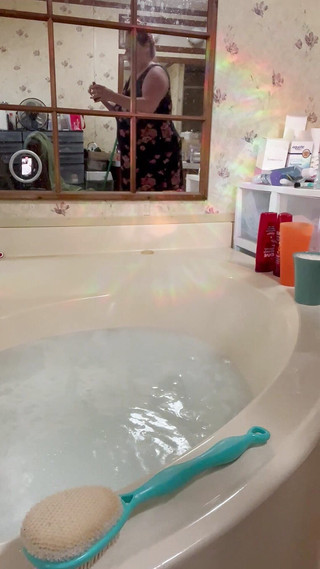 Lonely Bath and Coffee Time