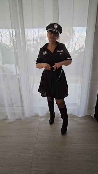 Police Strip-teaseuse