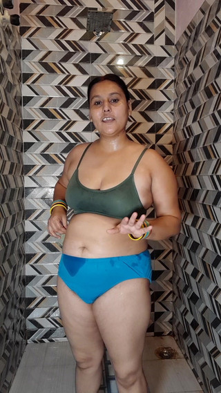 Desi Puja Bhabhi Bathroom Scene