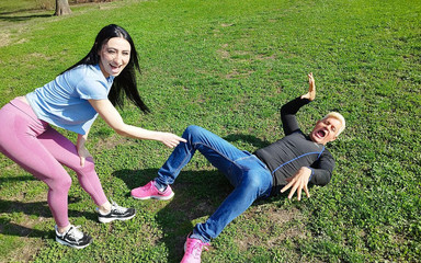 Didi Zerati VR - Behine Ths Scenes - Hairy Pussy Makes Old Pervert Cum Early