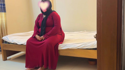 Fucking a Chubby Muslim Mother-in-law Wearing a Red Burqa & Hijab