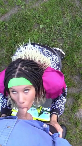 Young jogger Carmela 20 needs cum in the woods