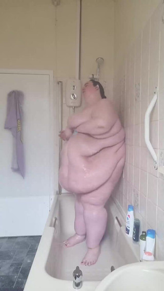 Come and Take a Shower with Me the SSBBW Goddess
