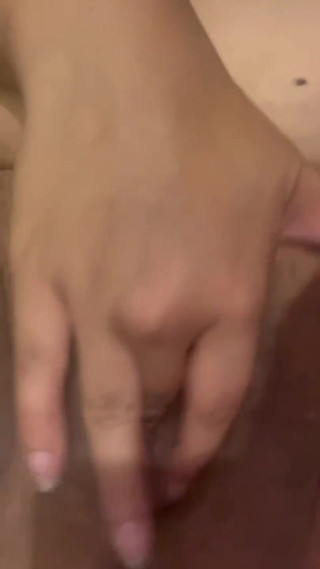 WildEnglishBBW fingering my pink pussy rubbing my clit