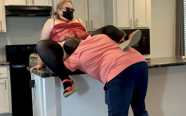 Hot Horny BBW Blonde MILF Realtor Flirts With Renter Client & Gets Doggystyle Creampie In Pussy