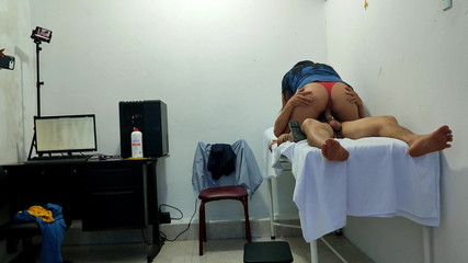 It Happened at the Clinic!! a Female Doctor and Nurse Seduce a Patient. They Fuck Him on the Stretcher