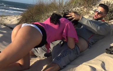 Outdoor Blowjob on the Beach