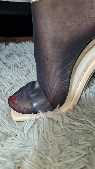 Nylon Feet Jerk off Instructions, Get Ready to Cumshot Now!