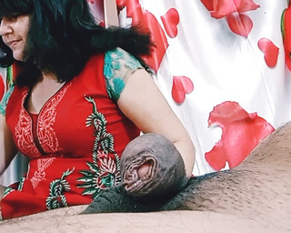 Hot Fucking MILF Looking for a Free Fun