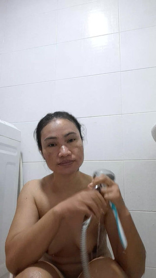 Lucky Kik Shave Under the Shower