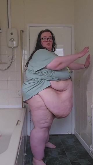 Belly Play in the Bathroom with SSBBW Goddess