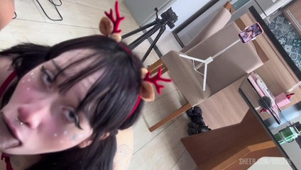 Christmas Blowjob with Alternative Girl Using Sex Machine