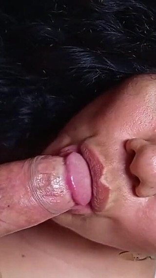 Gordita Mamando Delicioso