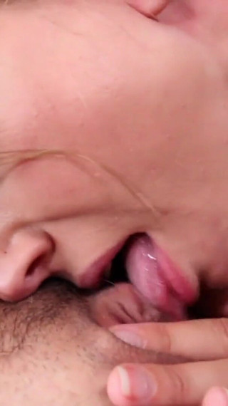 Sunny at home to make hot and horny pussies enjoy themselves