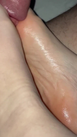Sexy Amateur Footjob Nice Feet