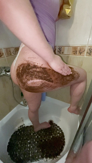 Omg, what shed did in the shower! Hot!