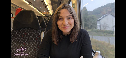 Sharing a Bed with Seductive Mature MILF Stepmom